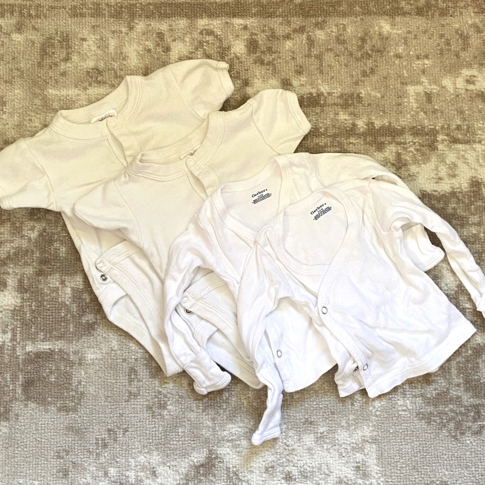 Tendertyme and Gerber onesies lot